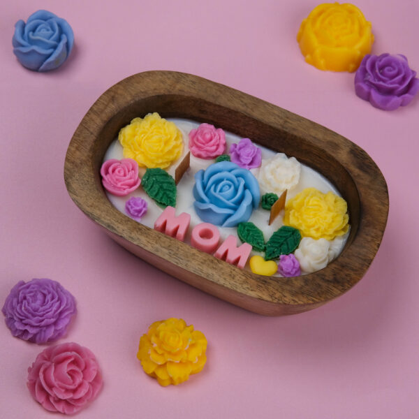 A floral tribute | Wooden Bowl Candle